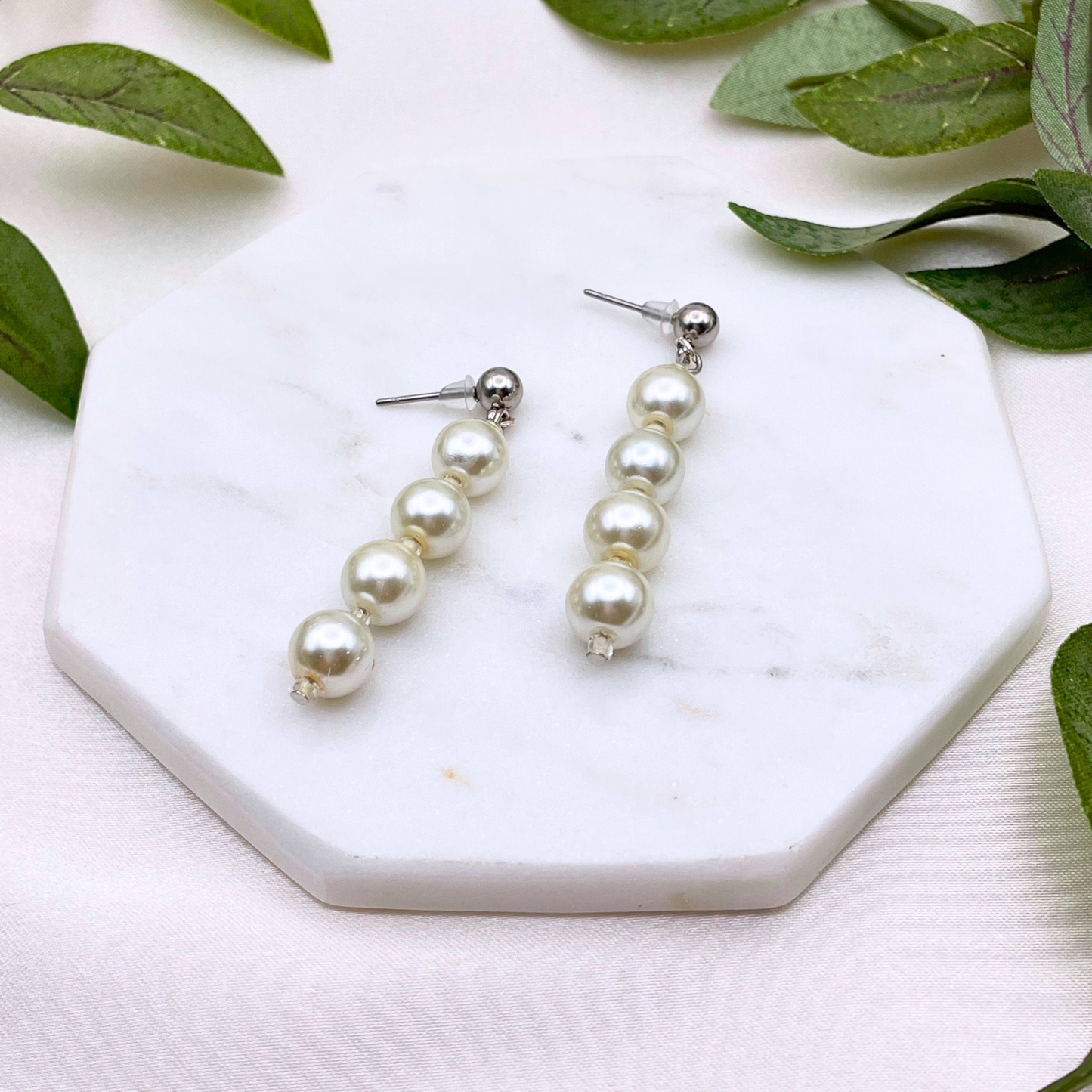 Glass Bead Dangle Earring